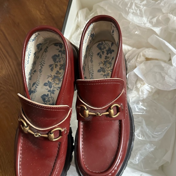 Gucci loafer boots. Size 7 men’s. Comes with box. Worn once. - Picture 6 of 9